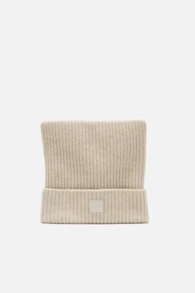 Bonnet carré avec logo sur la face