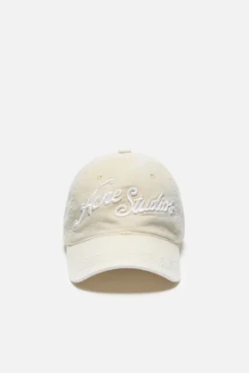 Casquette avec logo brodé