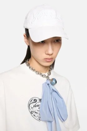 Casquette avec logo brodé