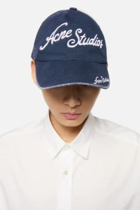 Casquette avec logo brodé
