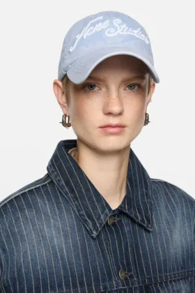 Casquette avec logo brodé