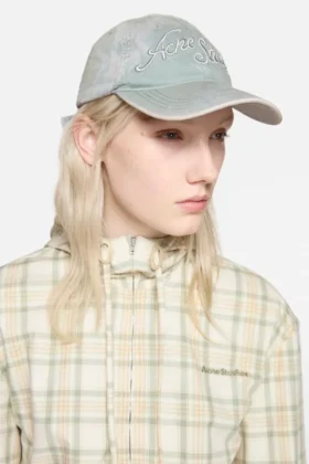 Casquette avec logo brodé