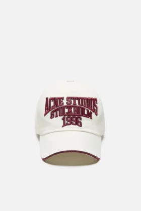 Chapeau avec logo brodé