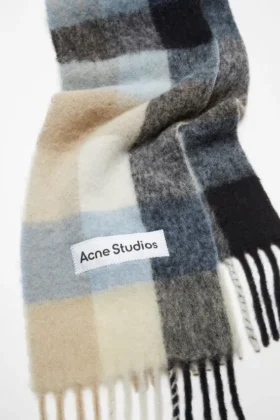 Écharpe à carreaux en mohair