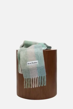 Écharpe à carreaux en mohair