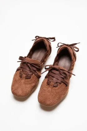 Chaussures à lacets