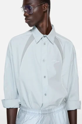 Chemise boutonnée avec logo brodé