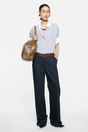 Chemise à boutons à fines rayures