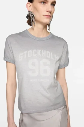 T-shirt avec logo vintage peint à la bombe