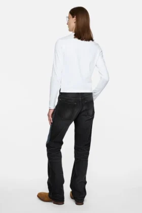 T-shirt à col rond et étiquette en satin – coupe classique