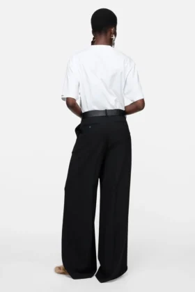 T-shirt à logo satiné – coupe décontractée