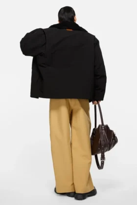 Veste en nylon avec col en peau de mouton